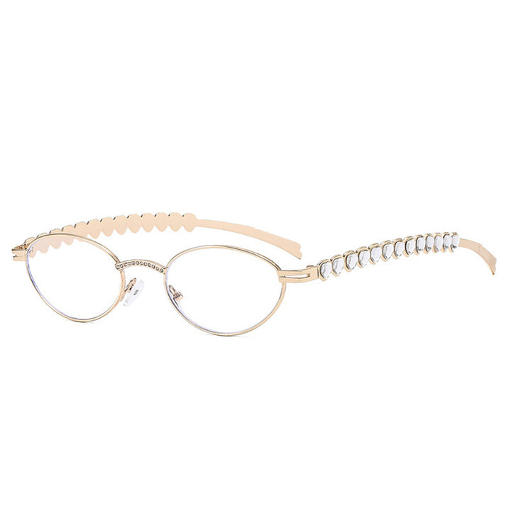 Dame moteriktig solbrille med dekorativ ramme og stilige detaljer Skanto