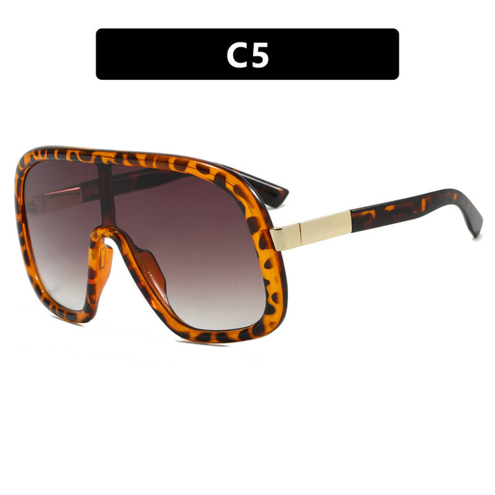 Women's oversized sunglasses in elegant retro design Skanto