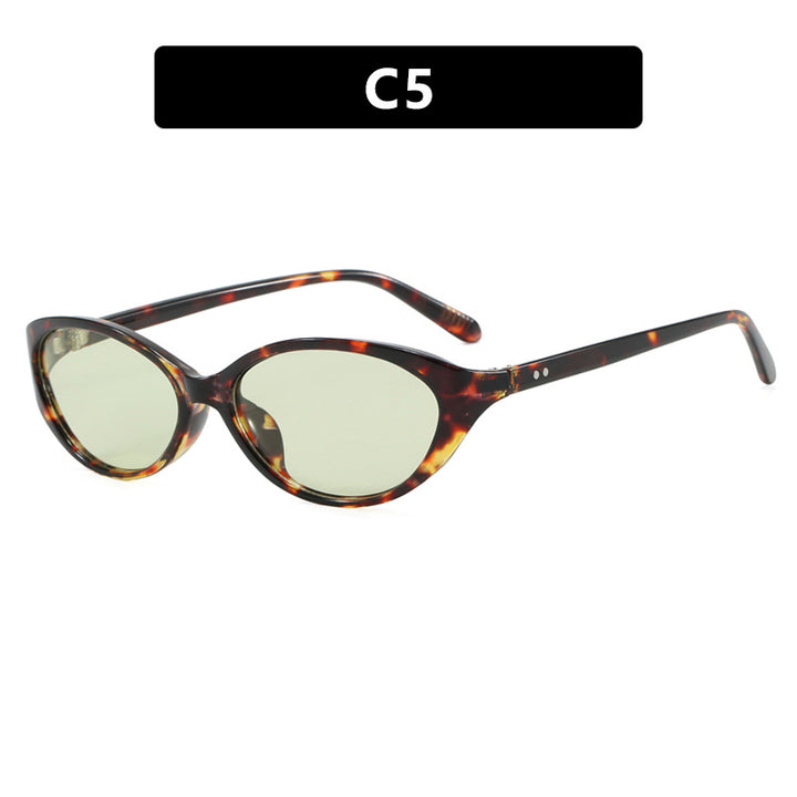 Women's Cat-Eye Sunglasses with Stylish Design and Protective UV Filter Skanto