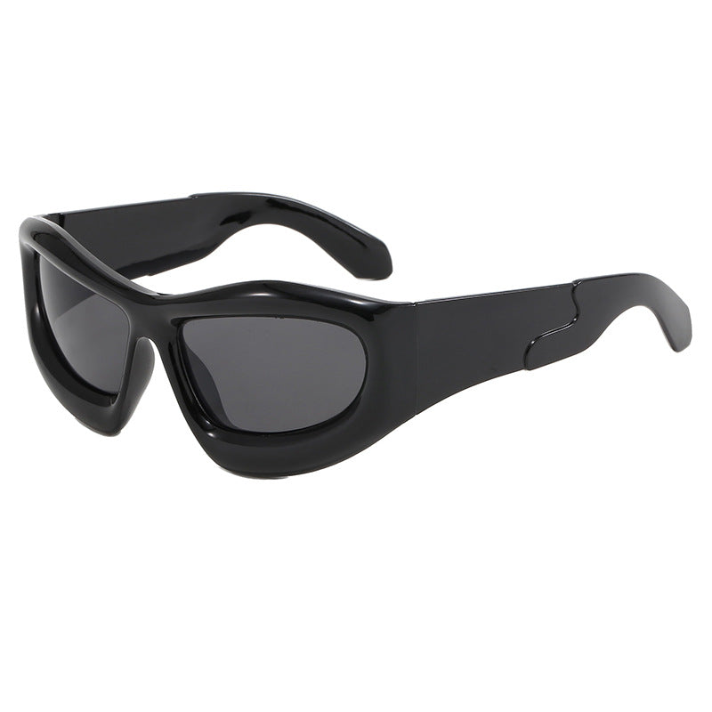 Dame Sportslig Solbrille med robust, geometrisk rammendesign Skanto