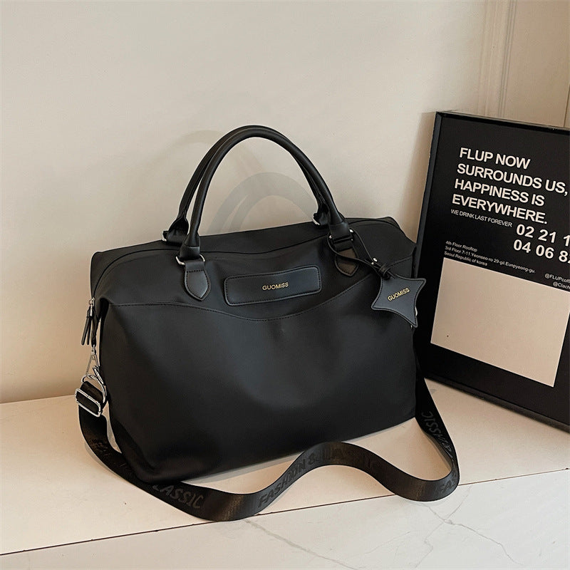 Elegant Reiset bag med praktiske lommer Skanto