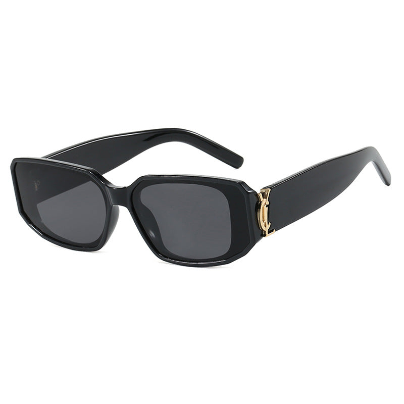 Women's trendy sunglasses with angular design and luxurious details Skanto