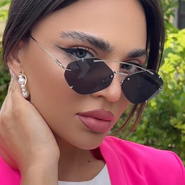 Dame geometrisk solbrille med ultralett metallramme Skanto