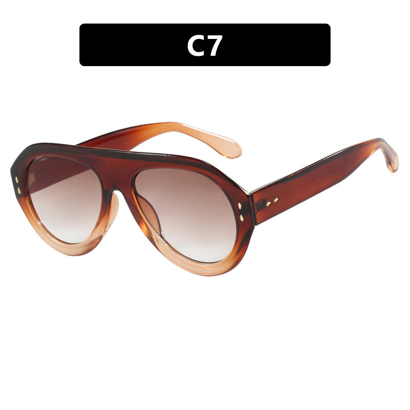 Women's fashion sunglasses with extravagant design Skanto