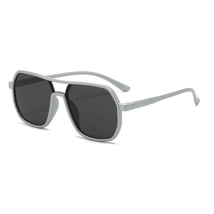 Dame trendy oversized solbriller i moderne design Skanto