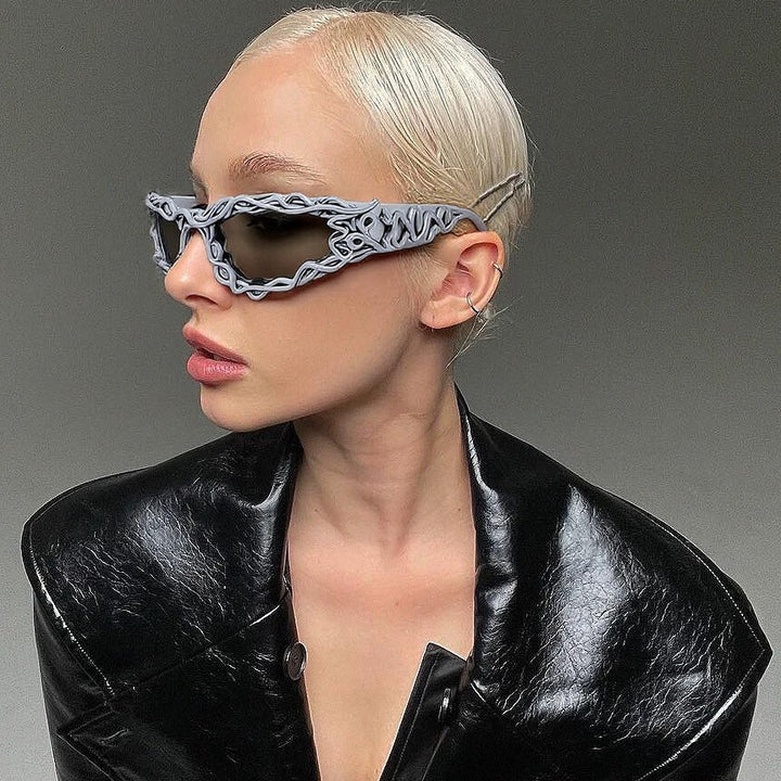 Damer ekstravagante design-solbrille med kreativ strukturert ramme Skanto