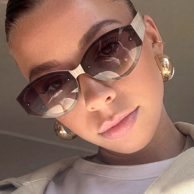Women's Extravagant Cat-Eye Sunglasses with Textured Frame Skanto