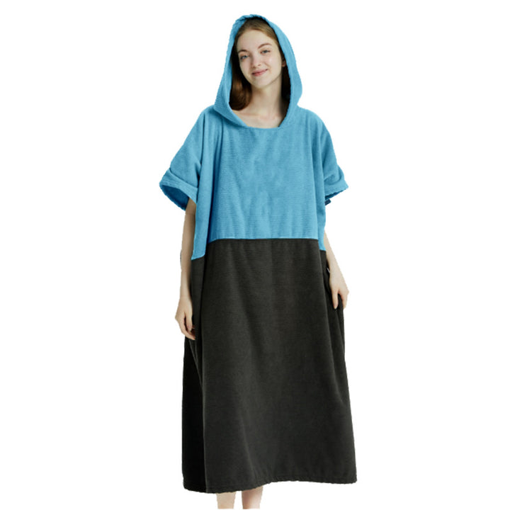 Dame hetteponcho av myk mikrofiberstoff Skanto
