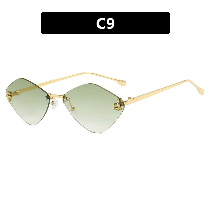 Women's geometric sunglasses in extravagant design with gradient lenses Skanto