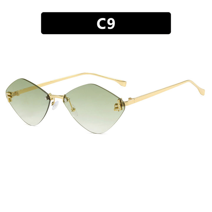 Women's geometric sunglasses in extravagant design with gradient lenses Skanto