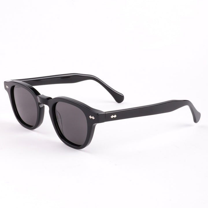 Dame solbrille i elegant skilpadde-design Skanto