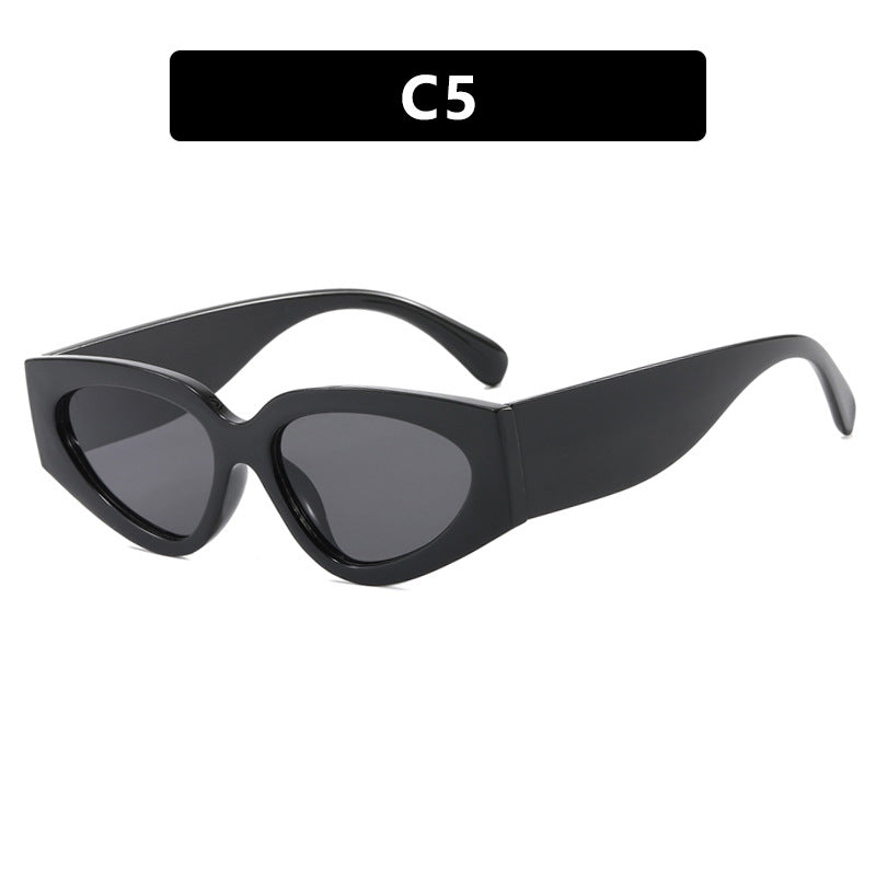 Women's Cat-Eye Sunglasses with Extravagant Design and Protective UV Filter Skanto