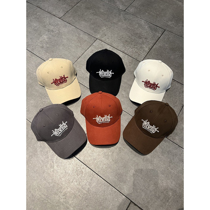 Herrejusterbar brodert caps Skanto