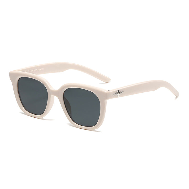 Dame moderne firkantet solbrille med stilfull ramme Skanto