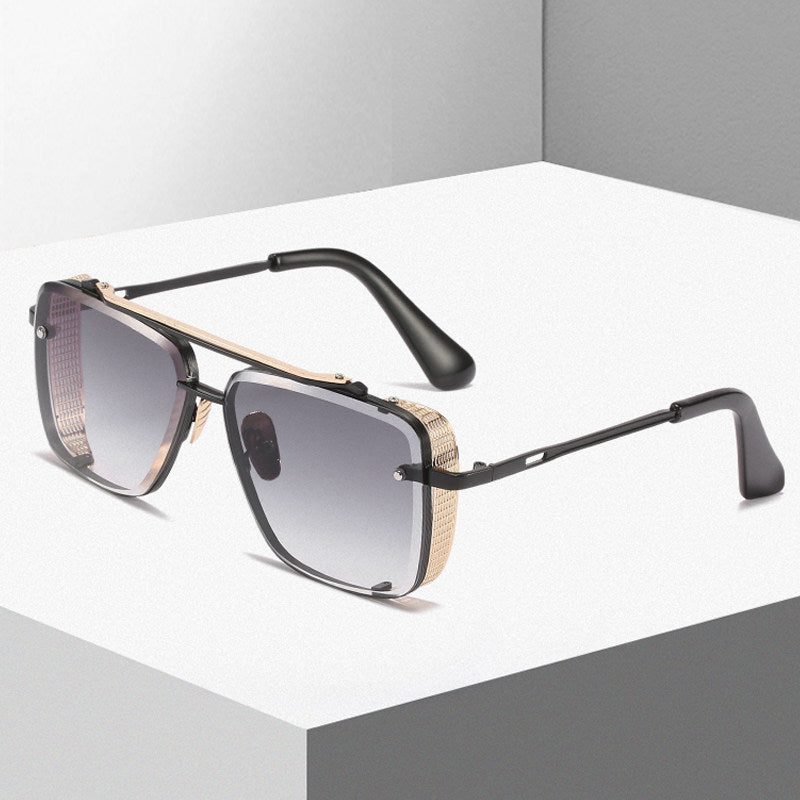 Dame moteriktig solbrille med unikt design og høykvalitets ramme Skanto