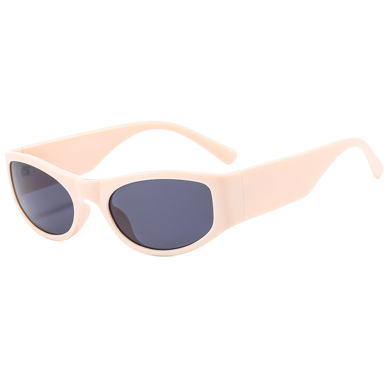 Dame solbrille i elegant retro-inspirert design Skanto