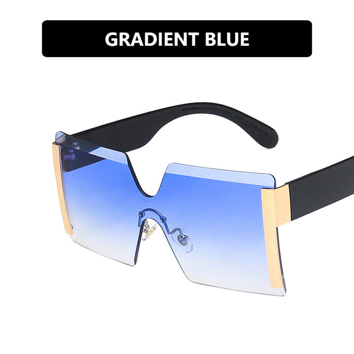 Women's futuristic oversized sunglasses with a striking design Skanto