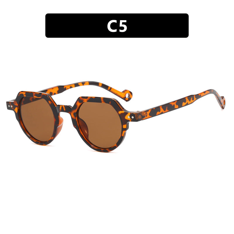 Women's geometric sunglasses with protective UV filter and robust frame Skanto