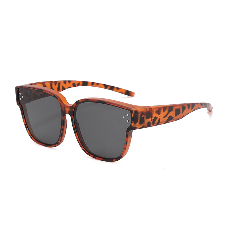 DamerModerne solbriller i klart linjedesign med høy UV-beskyttelse Skanto