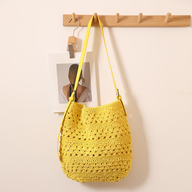Crocheted shoulder bag with stable strap Skanto