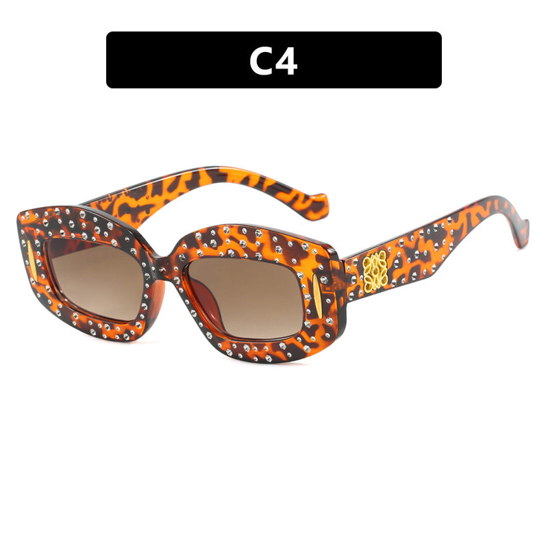 Women's Fashionable Sunglasses with Glamorous Rhinestone Decor Skanto