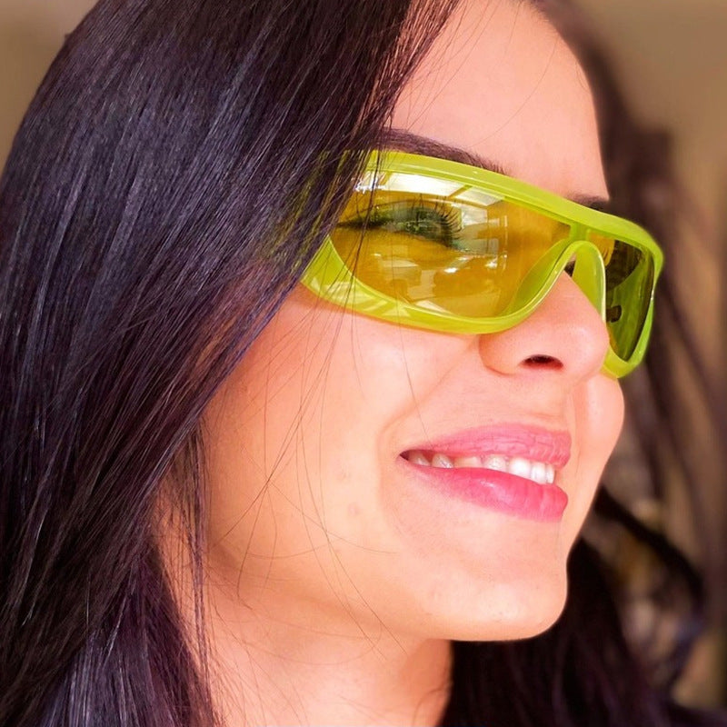 Women's Sport Sunglasses with Ergonomic Design and Protective Lenses Skanto