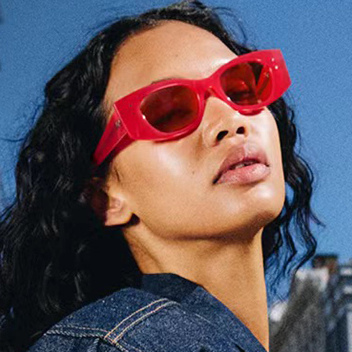 Damer trendy Cat-Eye solbriller med elegant plastinnfatning Skanto