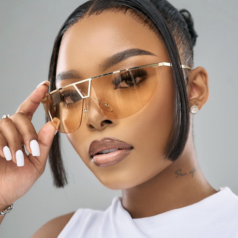 Women's futuristic sunglasses with protective metal frame Skanto