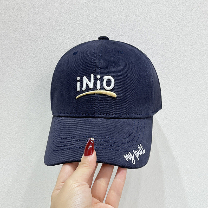 Kvinnebrodert casual caps Skanto