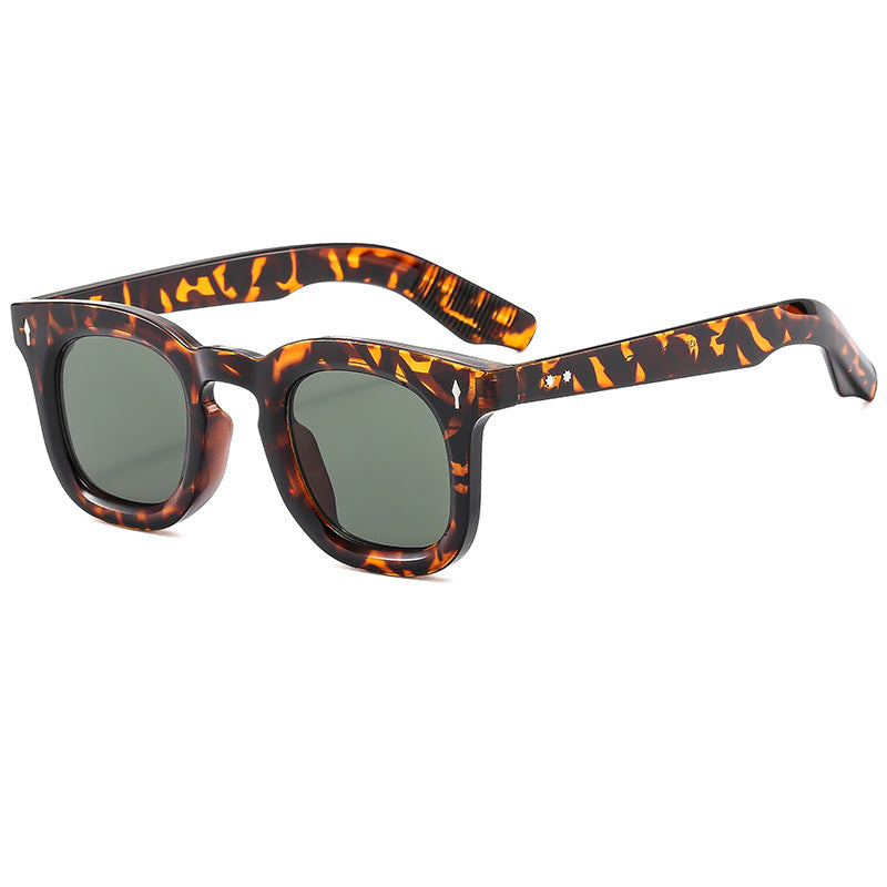 Dame Modish solbrille i høy kvalitet design Skanto
