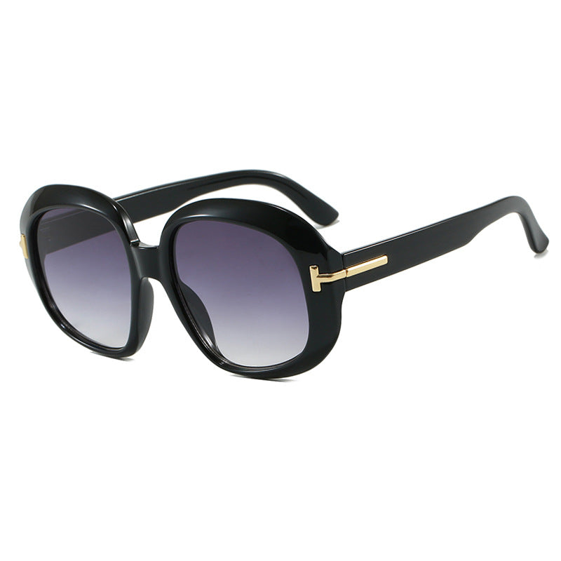 Women's oversized sunglasses with elegant frame structure and UV protection Skanto
