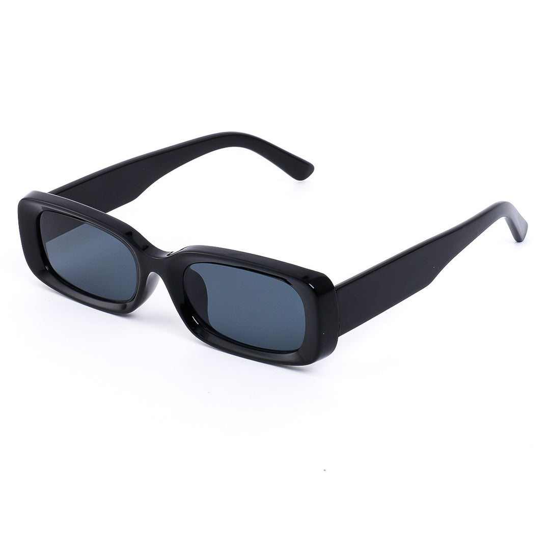 Dame moteriktig solbrille i retro-stil med bred ramme Skanto