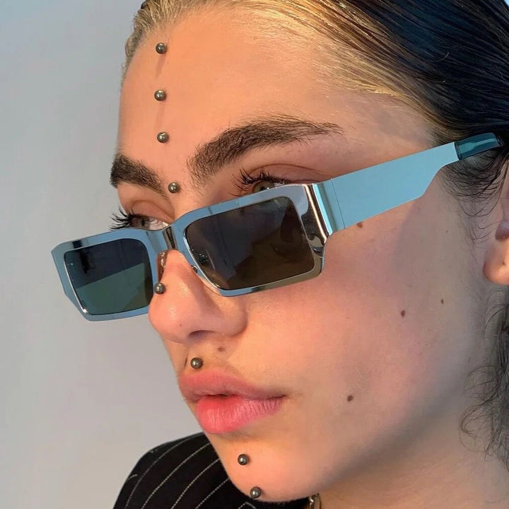 Women's geometric sunglasses with protective UV filter and robust metal frame Skanto