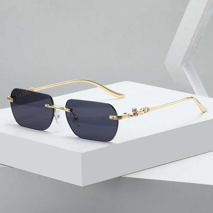 Damer elegant halvmellomrammebrille med dekorative detaljer Skanto