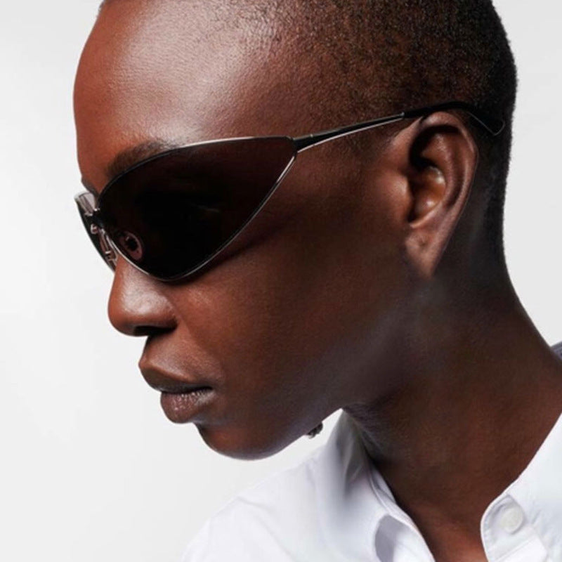 Women's Cat-Eye Sunglasses with Modern Metal Frame Skanto