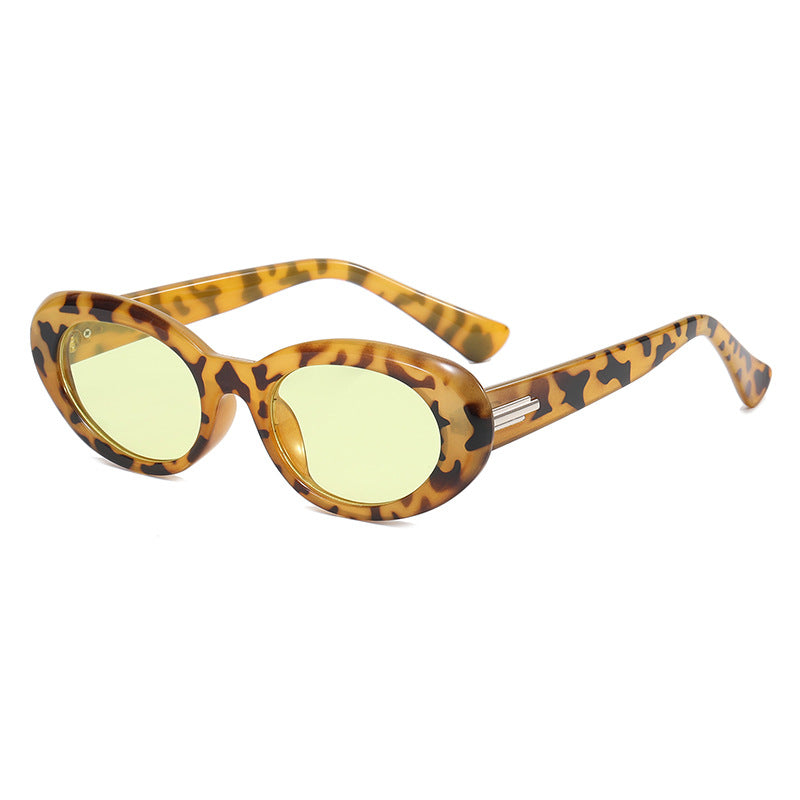 Dame elegant ovalformet solbrille med høykvalitets glass Skanto