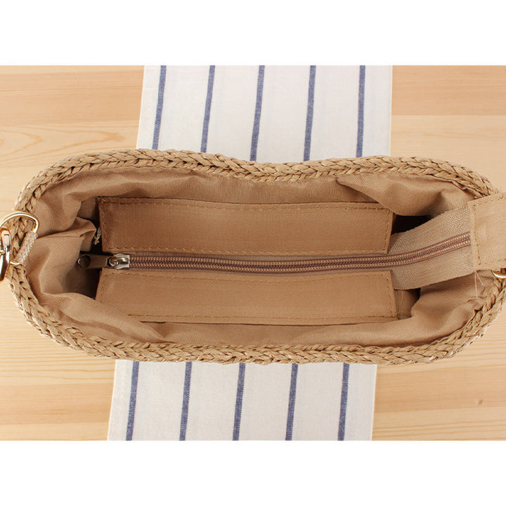 Modern straw bag with chain handle Skanto