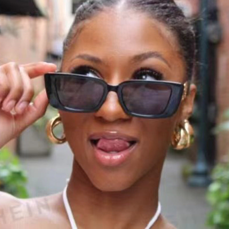 Women's Fashionable Oversized Sunglasses with Unique Leopard Print Skanto