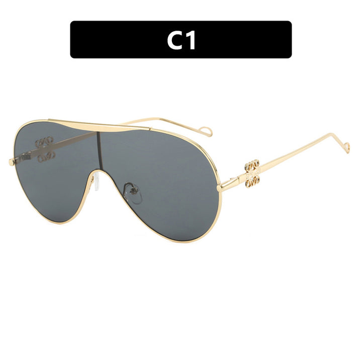 Women's UV Protection Sunglasses in Modern Pilot Style Skanto