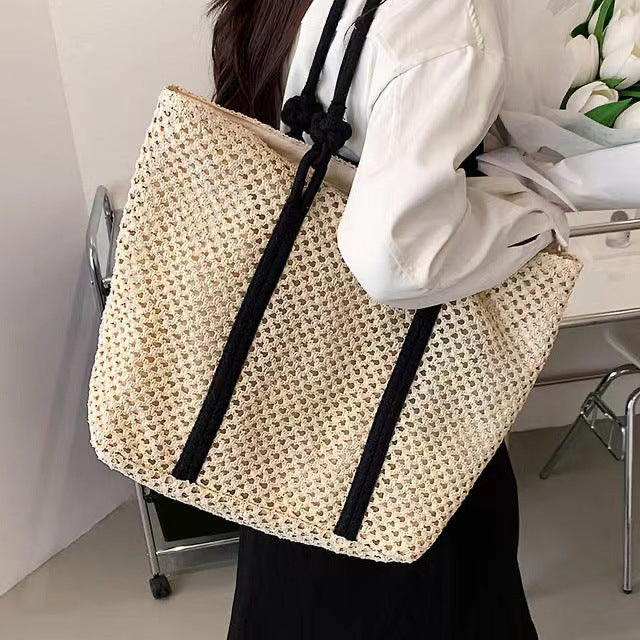 Large shoulder bag made of sustainable material Skanto