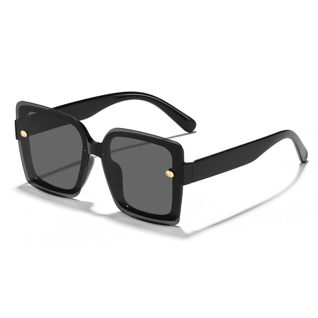 Dame moteriktig solbrille med kvadratisk design og høykvalitets ramme Skanto