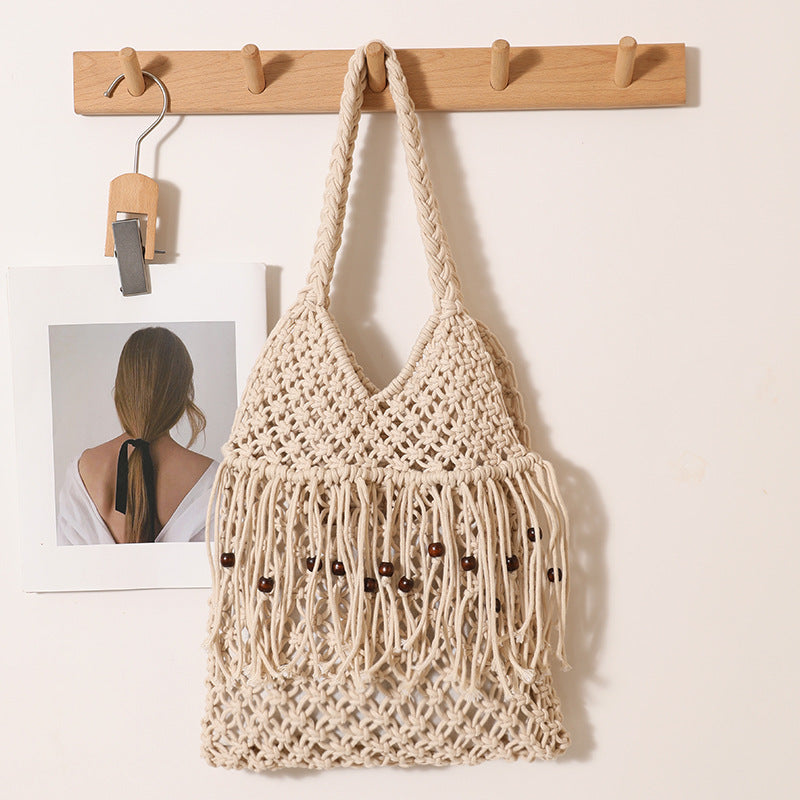 Crocheted beach bag with fringe details Skanto