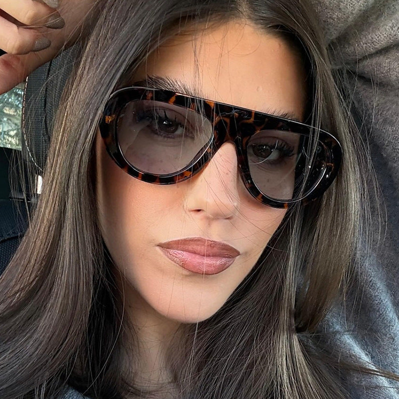 Women's stylish sunglasses with unique futuristic design Skanto