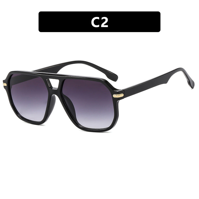 Women's fashionable square-frame sunglasses with eye-catching lenses Skanto