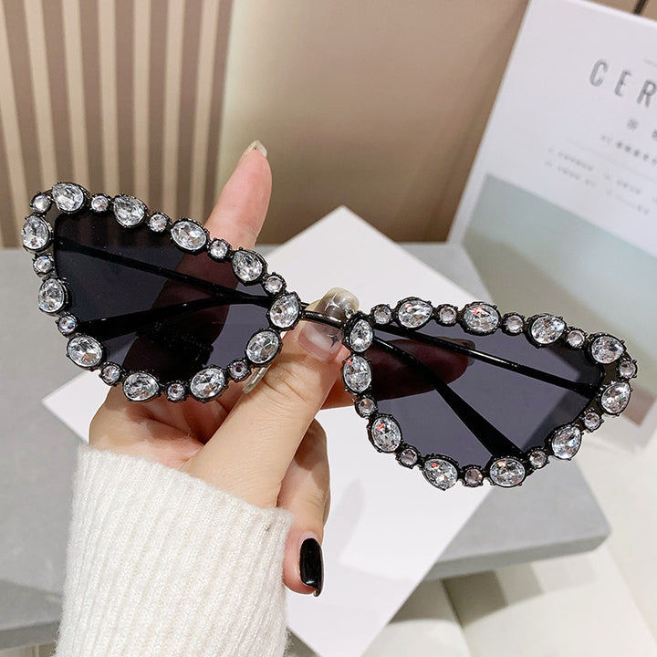Dame elegant Cat-Eye solbriller med glamorøs steindekorasjon Skanto