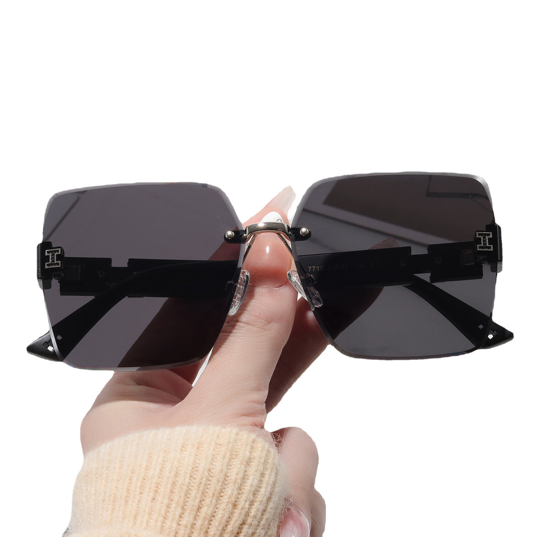 Dame oversized firkantet solbrille med stilige aksenter Skanto