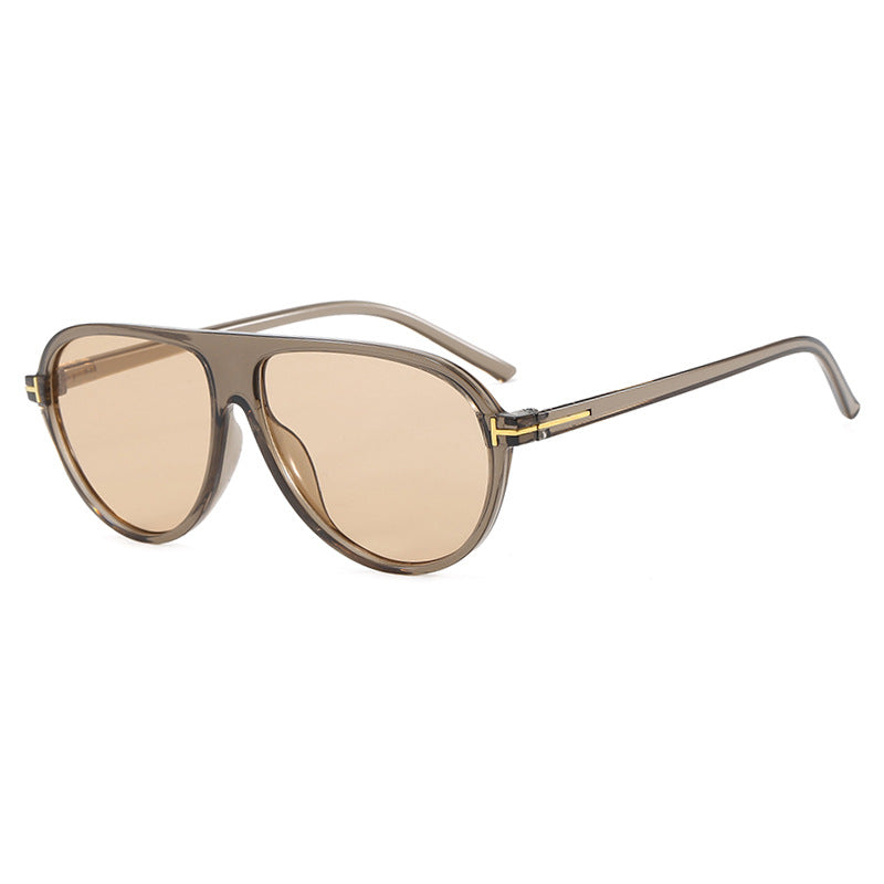 Women's stylish sunglasses in aerodynamic design Skanto