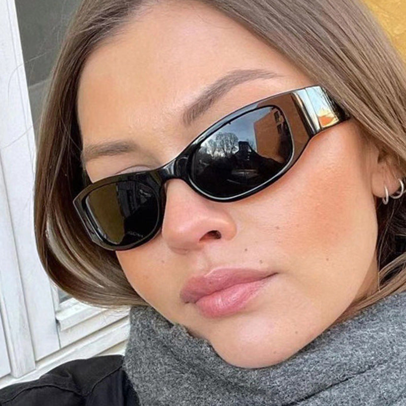 Women's sporty sunglasses with wide frame and UV protection Skanto
