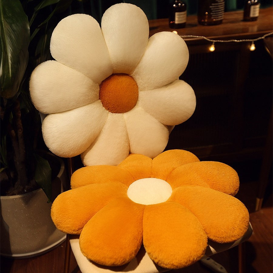 Plüsch sittepute i blomsterform Skanto