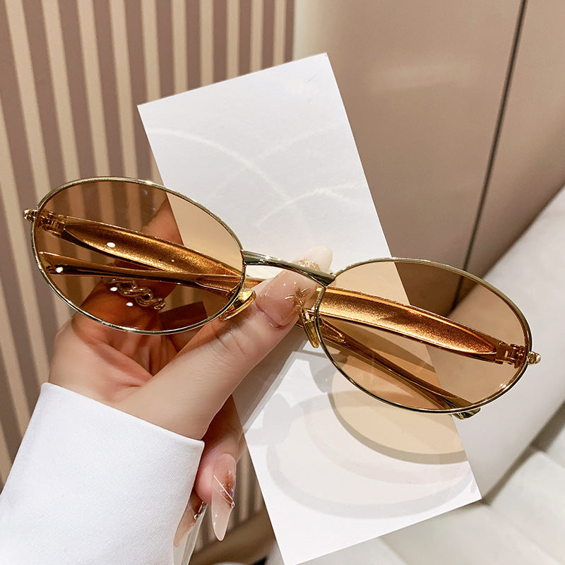 Dame moteriktig Oversized-solbrille med elegant design Skanto